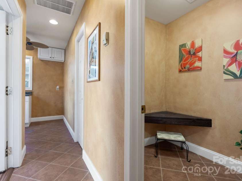 137 Clearcreek Drive, Boiling Springs, SC 29316.  MLS# CAR4322512, YatesRealty ID 1440. 