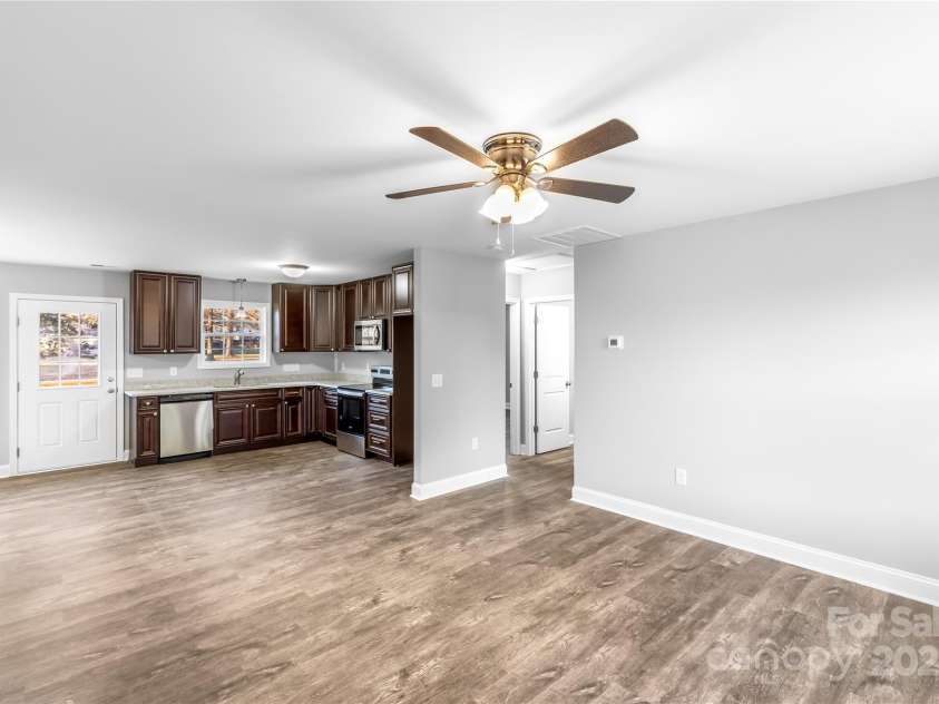 413 Peach Street, Kannapolis, NC 28083.  MLS# CAR4217605, YatesRealty ID 1440. 