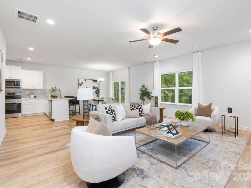 1141 Thayer Glen Court, Charlotte, NC 28213.  MLS# CAR4247490, YatesRealty ID 14400. 