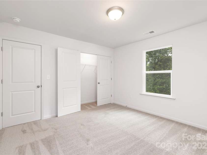 1141 Thayer Glen Court, Charlotte, NC 28213.  MLS# CAR4247490, YatesRealty ID 14400. 