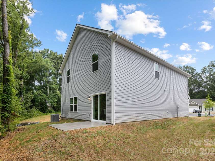 1141 Thayer Glen Court, Charlotte, NC 28213.  MLS# CAR4247490, YatesRealty ID 14400. 