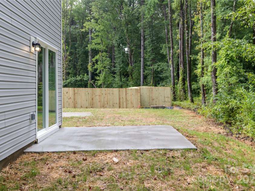 1141 Thayer Glen Court, Charlotte, NC 28213.  MLS# CAR4247490, YatesRealty ID 14400. 