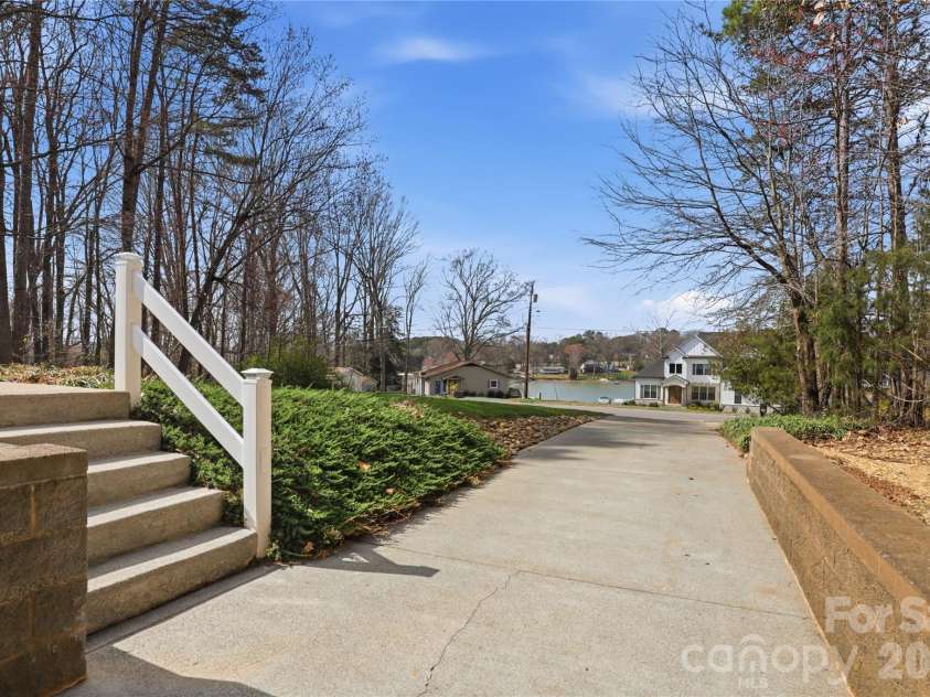 145 Morgan Bluff Road, Mooresville, NC 28117.  MLS# CAR4344802, YatesRealty ID 14400. 