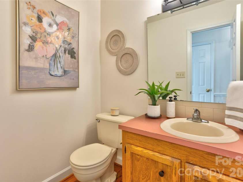 584 Sandringham Place, Concord, NC 28025.  MLS# CAR4359085, YatesRealty ID 14401. Half Bath - Downstairs