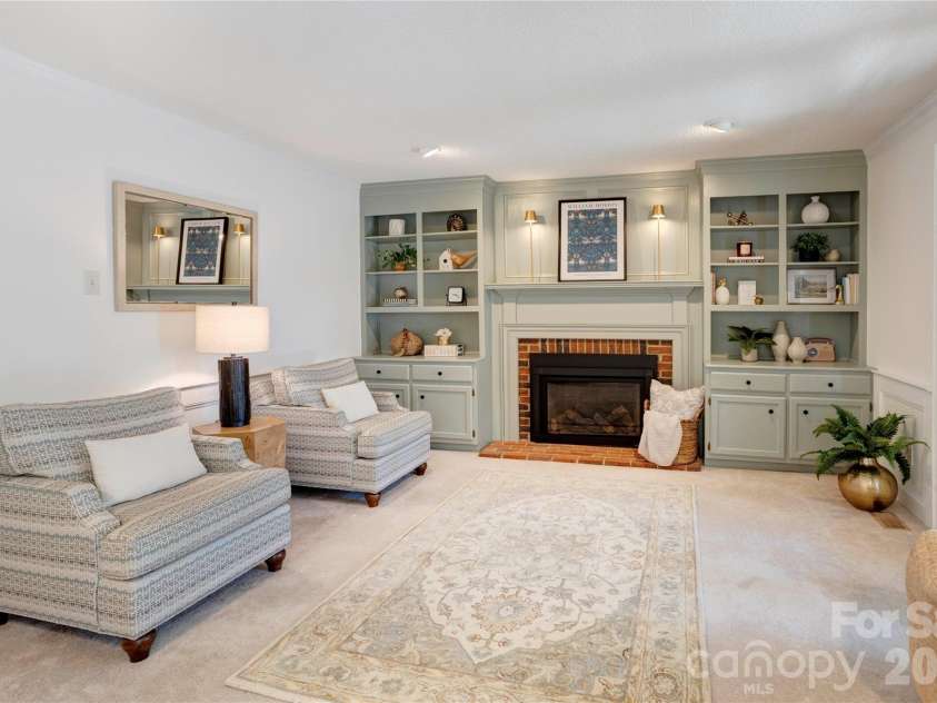 584 Sandringham Place, Concord, NC 28025.  MLS# CAR4359085, YatesRealty ID 14401. Living Room