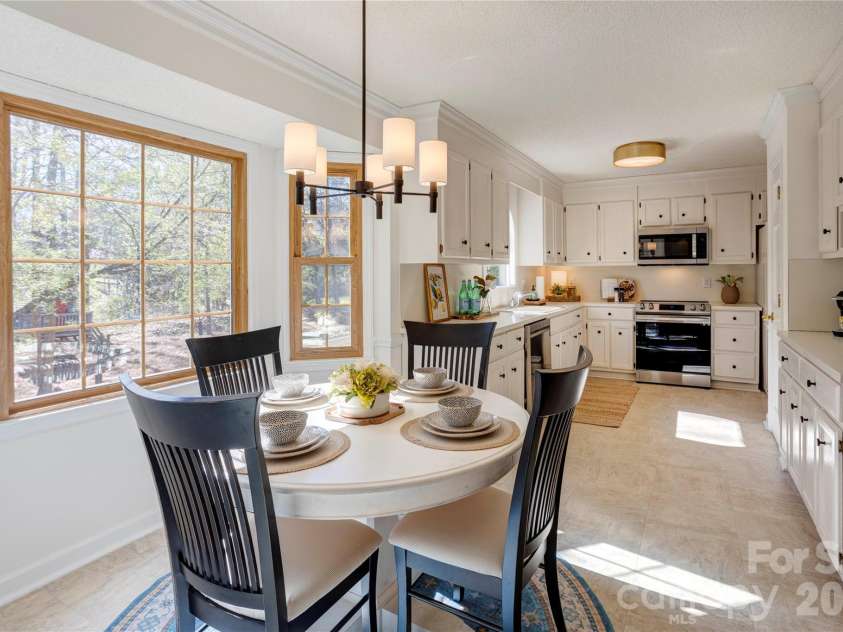 584 Sandringham Place, Concord, NC 28025.  MLS# CAR4359085, YatesRealty ID 14401. Wonderful Flow