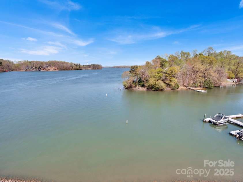 9808 Emerald Point Drive, Charlotte, NC 28278.  MLS# CAR4240611, YatesRealty ID 14401. 