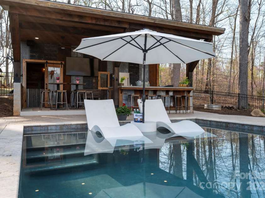 153 Finn Hollow Lane, Advance, NC 27006.  MLS# CAR4241337, YatesRealty ID 14402. Baja Sun Ledge