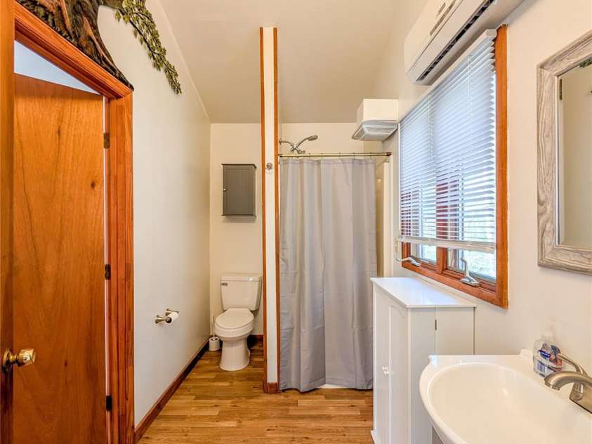 65 Happy Hollow Road, Green Mountain, NC 28740.  MLS# CAR4363965, YatesRealty ID 14402. Full Bathroom on upper level of home