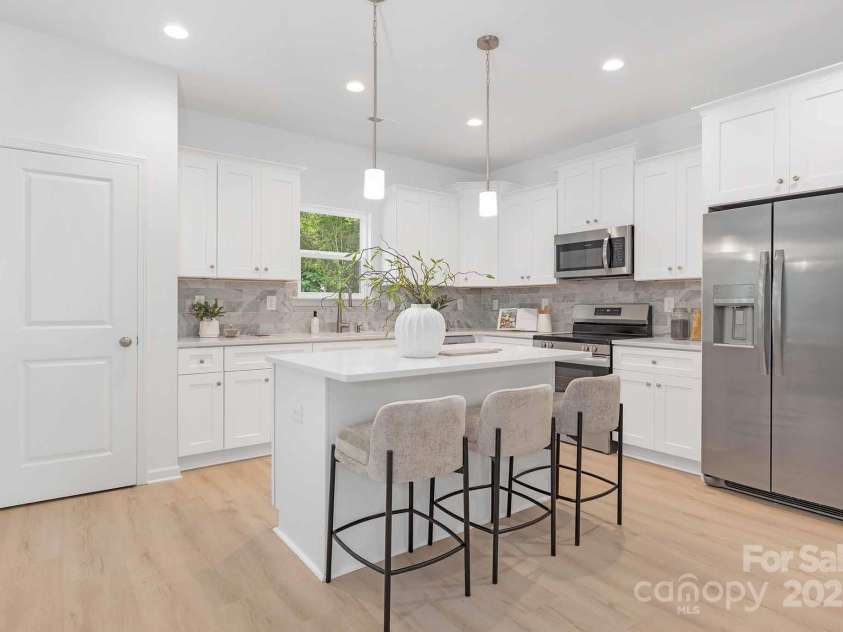 1144 Thayer Glen Court, Charlotte, NC 28213.  MLS# CAR4247488, YatesRealty ID 14403. 