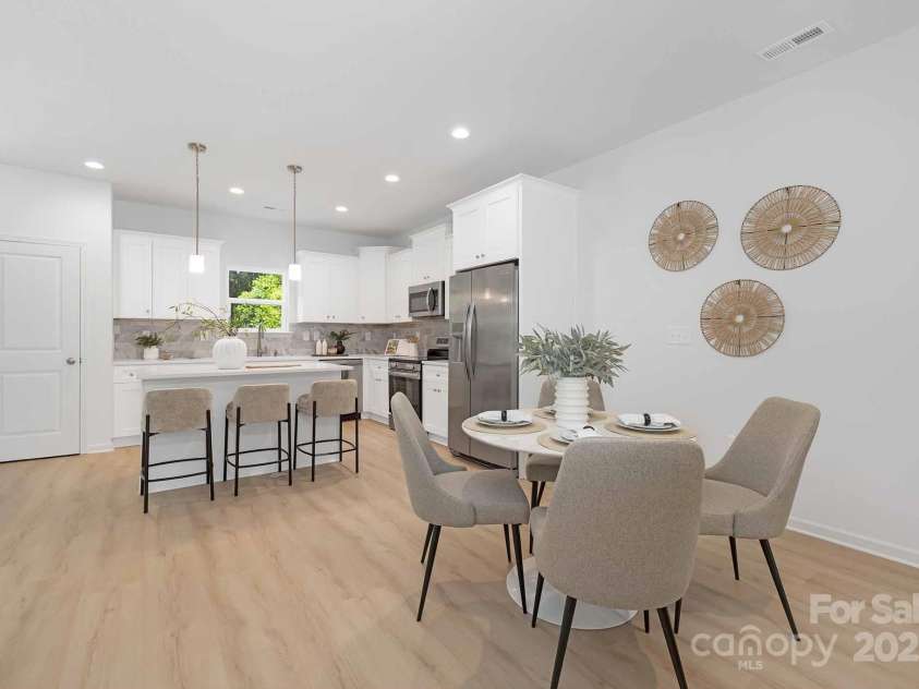 1144 Thayer Glen Court, Charlotte, NC 28213.  MLS# CAR4247488, YatesRealty ID 14403. 