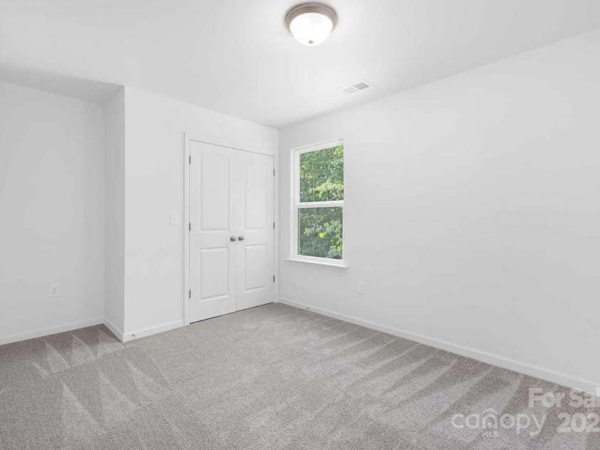1144 Thayer Glen Court, Charlotte, NC 28213.  MLS# CAR4247488, YatesRealty ID 14403. 