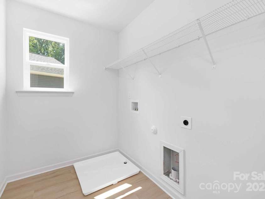 1144 Thayer Glen Court, Charlotte, NC 28213.  MLS# CAR4247488, YatesRealty ID 14403. 