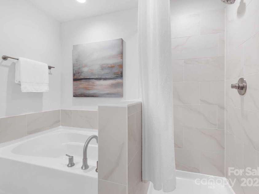 1144 Thayer Glen Court, Charlotte, NC 28213.  MLS# CAR4247488, YatesRealty ID 14403. 