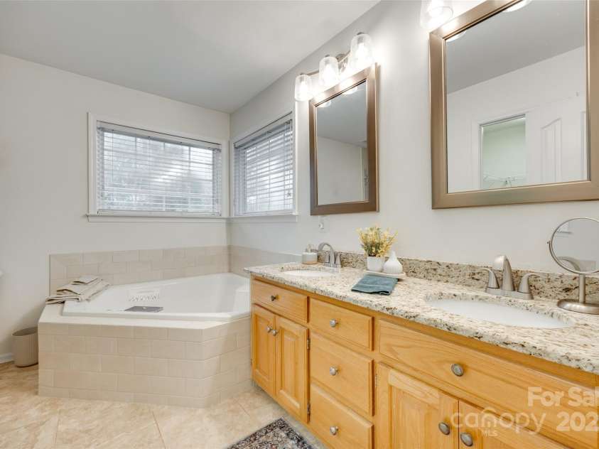 3195 Hadden Hall Boulevard, Fort Mill, SC 29715.  MLS# CAR4199453, YatesRealty ID 14405. 