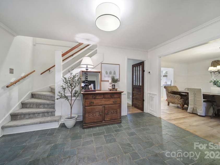 1501 Laurel Lane, Gastonia, NC 28054.  MLS# CAR4237228, YatesRealty ID 14406. 