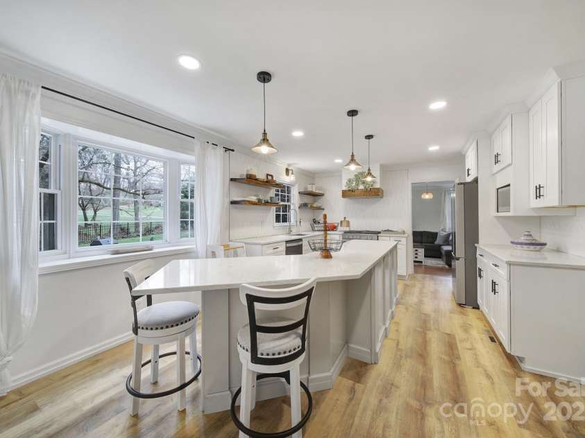 1501 Laurel Lane, Gastonia, NC 28054.  MLS# CAR4237228, YatesRealty ID 14406. 