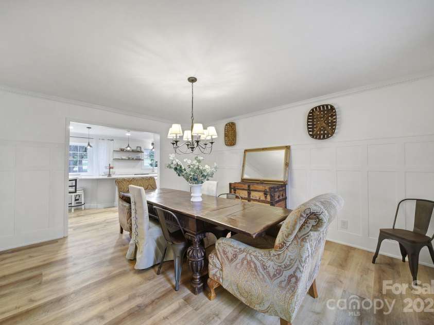 1501 Laurel Lane, Gastonia, NC 28054.  MLS# CAR4237228, YatesRealty ID 14406. 