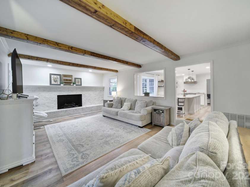 1501 Laurel Lane, Gastonia, NC 28054.  MLS# CAR4237228, YatesRealty ID 14406. 