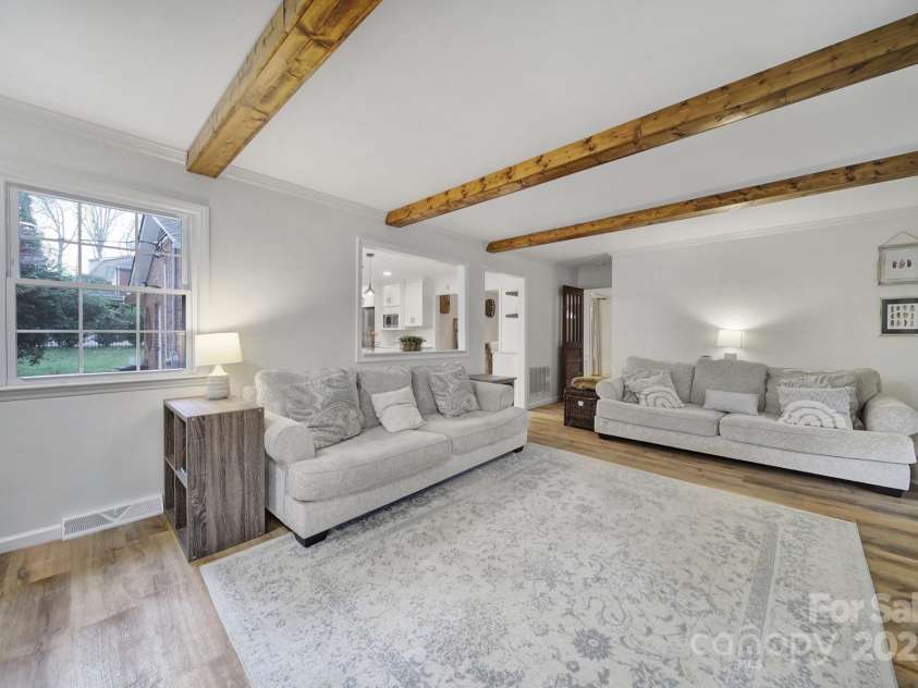 1501 Laurel Lane, Gastonia, NC 28054.  MLS# CAR4237228, YatesRealty ID 14406. 