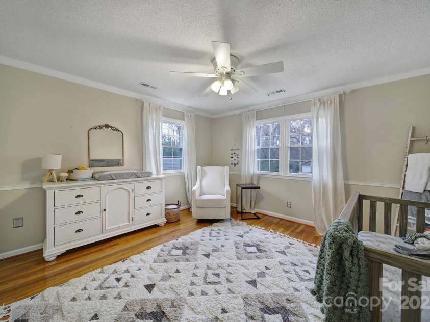 1501 Laurel Lane, Gastonia, NC 28054.  MLS# CAR4237228, YatesRealty ID 14406. 