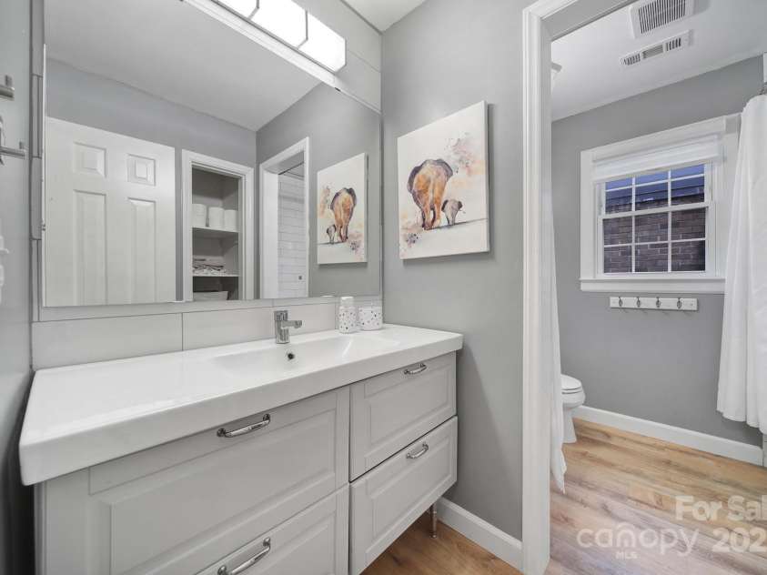 1501 Laurel Lane, Gastonia, NC 28054.  MLS# CAR4237228, YatesRealty ID 14406. 