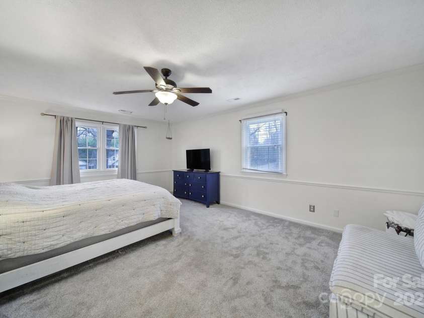 1501 Laurel Lane, Gastonia, NC 28054.  MLS# CAR4237228, YatesRealty ID 14406. 