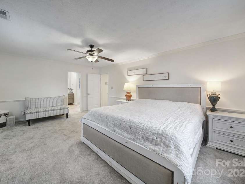 1501 Laurel Lane, Gastonia, NC 28054.  MLS# CAR4237228, YatesRealty ID 14406. 