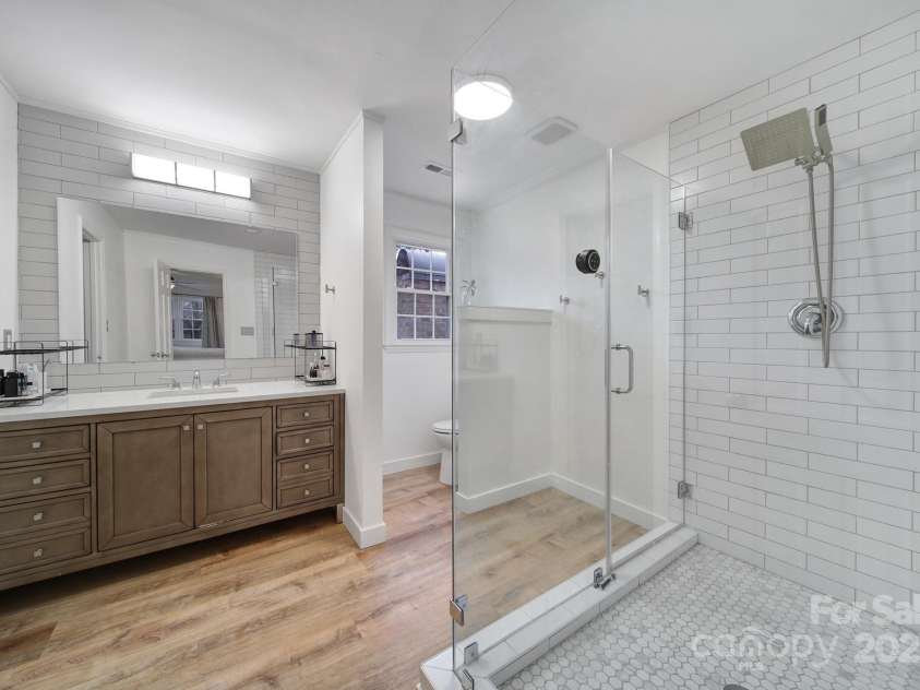 1501 Laurel Lane, Gastonia, NC 28054.  MLS# CAR4237228, YatesRealty ID 14406. 