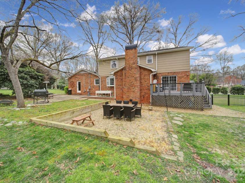 1501 Laurel Lane, Gastonia, NC 28054.  MLS# CAR4237228, YatesRealty ID 14406. 