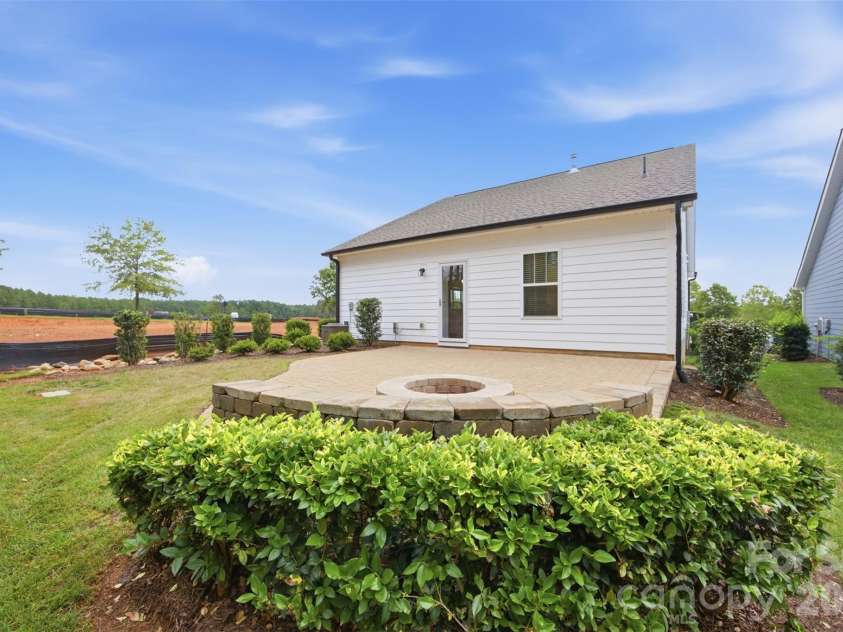 21216 Sanctuary Drive, Lancaster, SC 29720.  MLS# CAR4404469, YatesRealty ID 14406. 