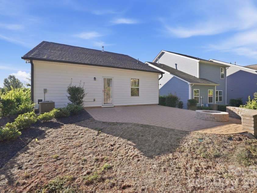 21216 Sanctuary Drive, Lancaster, SC 29720.  MLS# CAR4430850, YatesRealty ID 14406. 