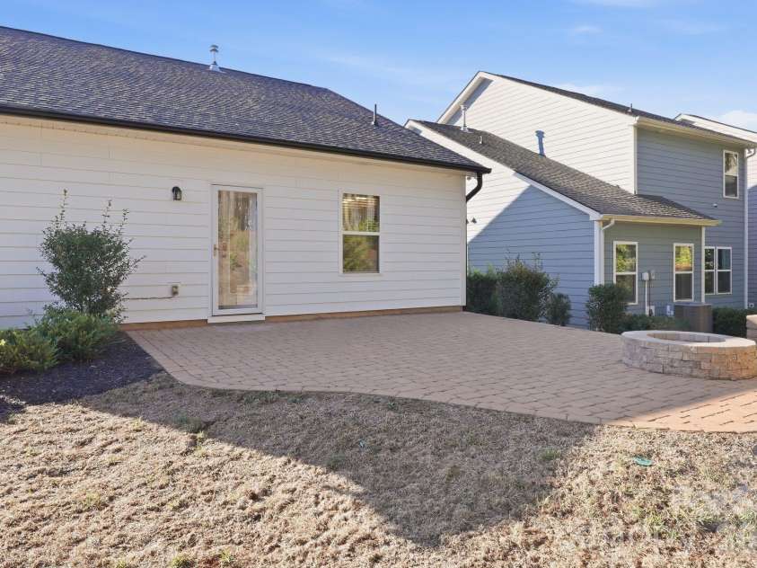 21216 Sanctuary Drive, Lancaster, SC 29720.  MLS# CAR4430850, YatesRealty ID 14406. 