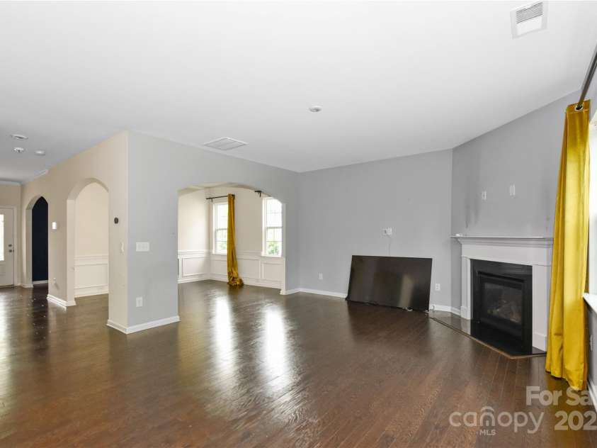 10417 Ebbets Road, Charlotte, NC 28273.  MLS# CAR4250742, YatesRealty ID 14407. Family Room