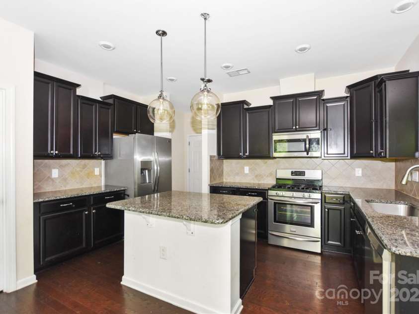 10417 Ebbets Road, Charlotte, NC 28273.  MLS# CAR4250742, YatesRealty ID 14407. Kitchen