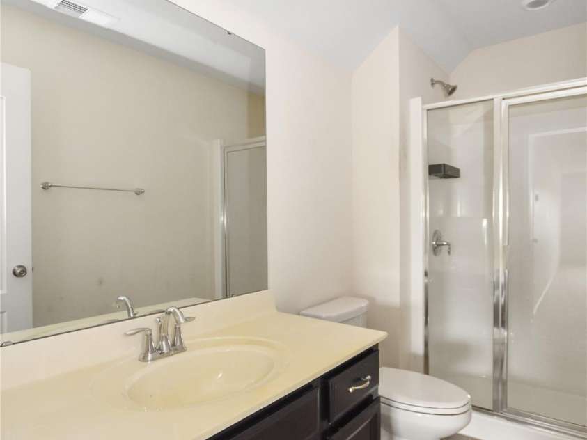 10417 Ebbets Road, Charlotte, NC 28273.  MLS# CAR4250742, YatesRealty ID 14407. Third Floor Bath