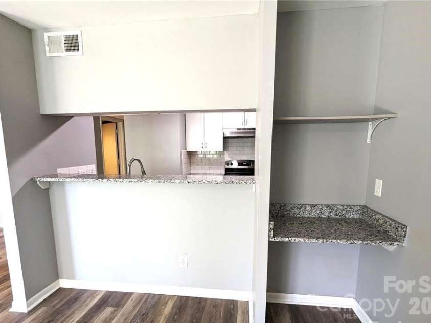 8021 Cedar Glen Drive, Charlotte, NC 28212.  MLS# CAR4357614, YatesRealty ID 14407. 