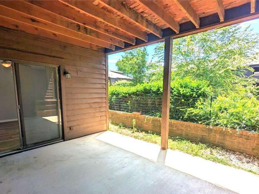 8021 Cedar Glen Drive, Charlotte, NC 28212.  MLS# CAR4357614, YatesRealty ID 14407. 