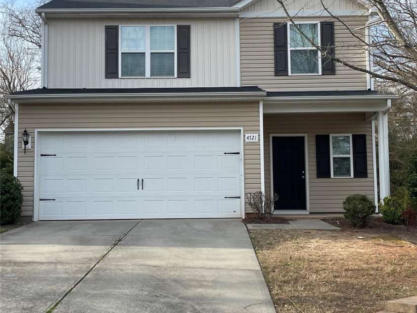 4721 Opus Lane, Charlotte, NC 28214.  MLS# CAR4352288, YatesRealty ID 14408. 