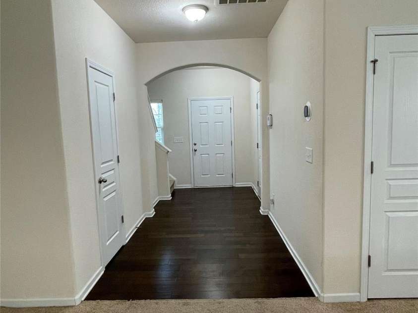 4721 Opus Lane, Charlotte, NC 28214.  MLS# CAR4352288, YatesRealty ID 14408. Foyer