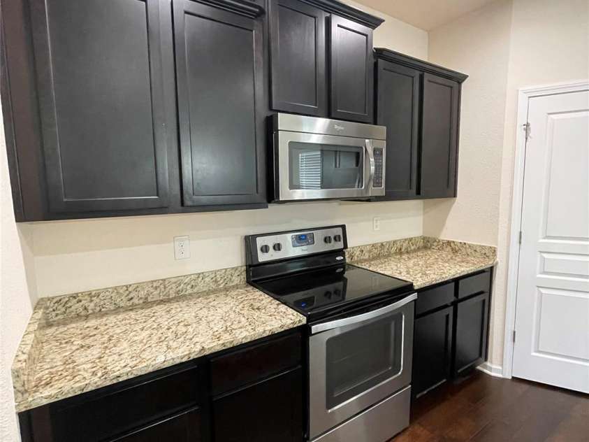 4721 Opus Lane, Charlotte, NC 28214.  MLS# CAR4352288, YatesRealty ID 14408. Kitchen