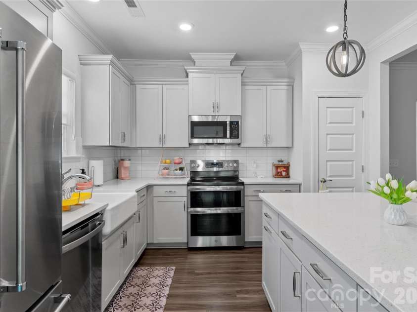 1057 Woodview Ridge Trail, Lewisville, NC 27023.  MLS# CAR4367404, YatesRealty ID 14409. 