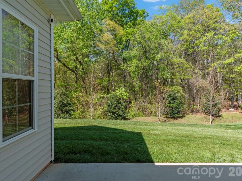 1057 Woodview Ridge Trail, Lewisville, NC 27023.  MLS# CAR4367404, YatesRealty ID 14409. 