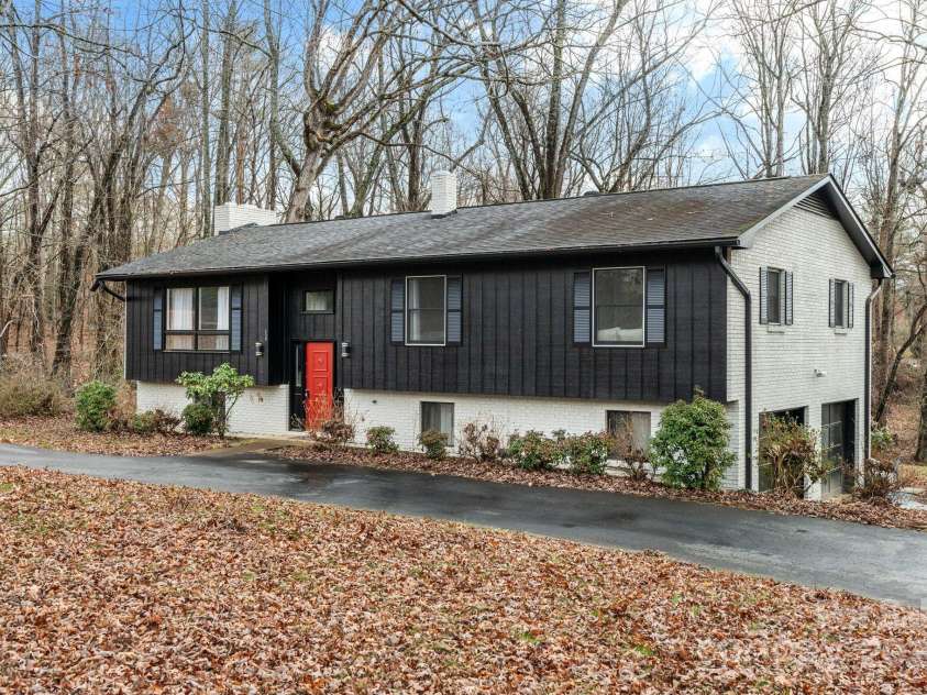 238 Ledbetter Road, Arden, NC 28704.  MLS# CAR4289329, YatesRealty ID 1441. 