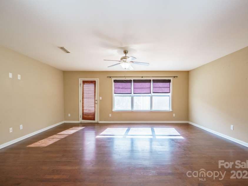 5707 Saint Adriens Way, Concord, NC 28025.  MLS# CAR4327067, YatesRealty ID 1441. 