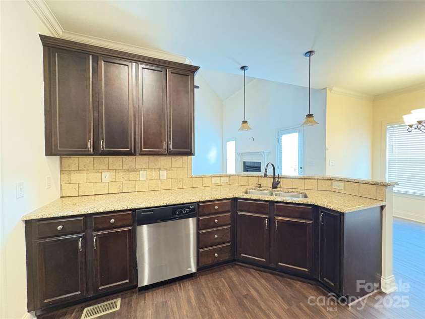 113 Taylorstone Lane, Lexington, NC 27295.  MLS# CAR4256653, YatesRealty ID 14410. 