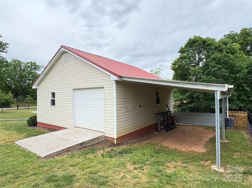 113 Taylorstone Lane, Lexington, NC 27295.  MLS# CAR4256653, YatesRealty ID 14410. 