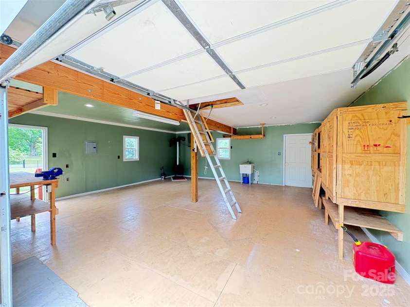 113 Taylorstone Lane, Lexington, NC 27295.  MLS# CAR4256653, YatesRealty ID 14410. 