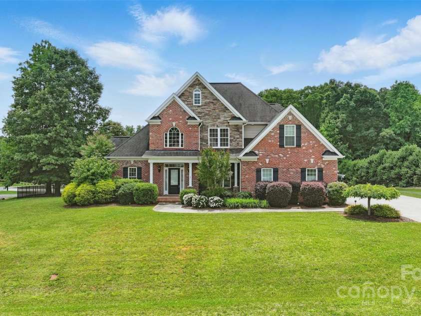 113 Taylorstone Lane, Lexington, NC 27295.  MLS# CAR4256653, YatesRealty ID 14410. 