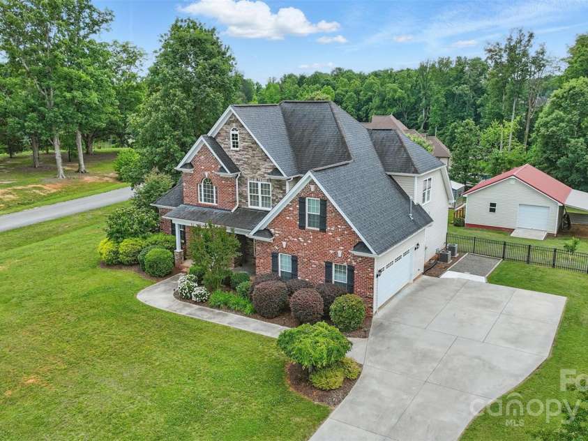 113 Taylorstone Lane, Lexington, NC 27295.  MLS# CAR4256653, YatesRealty ID 14410. 